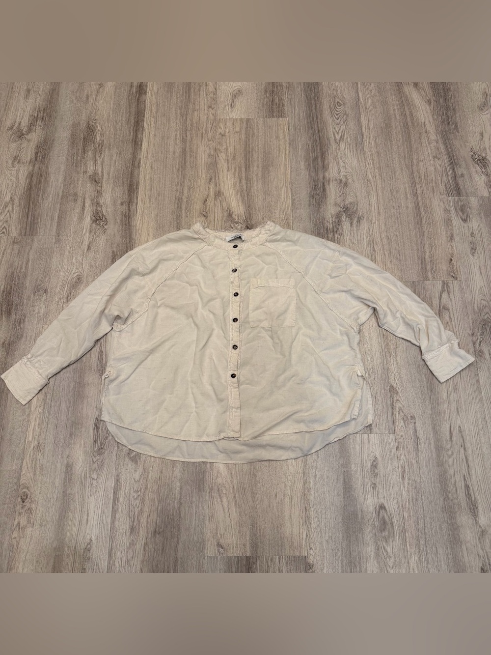 Carly Jean Cream Linen Blend Button Front Wide Sleeve Blouse XS